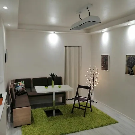 Shine Family Apartman *